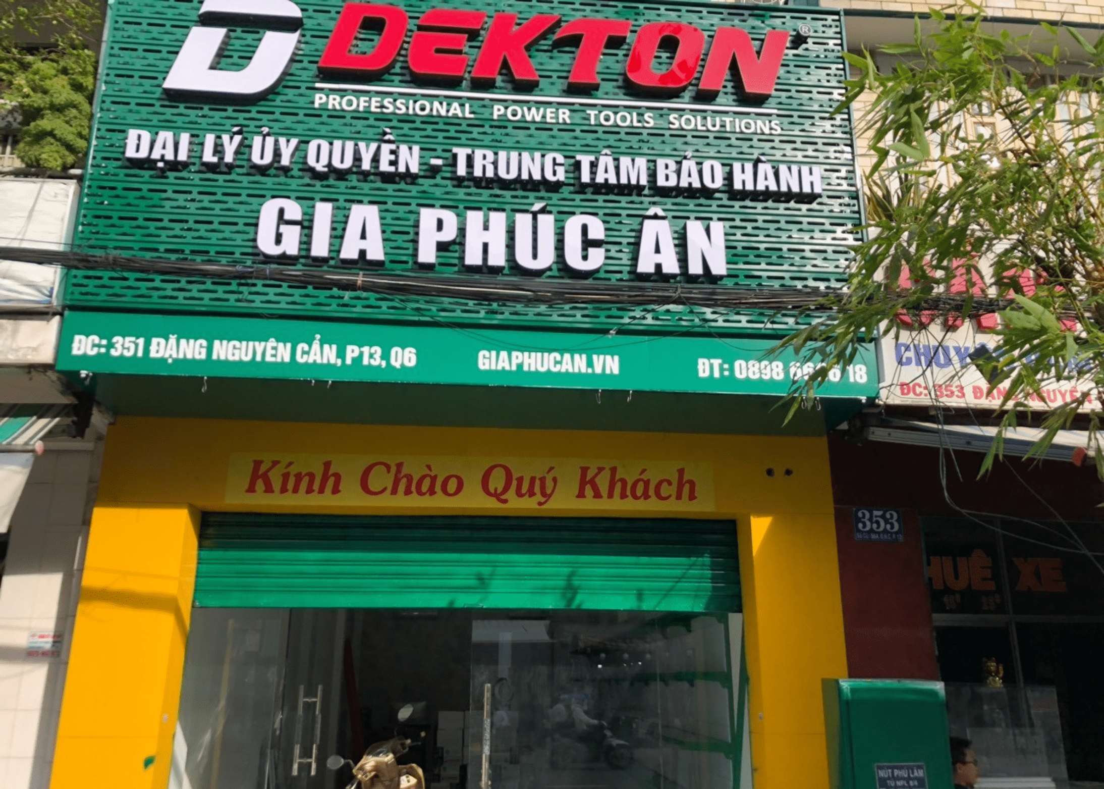 Dự án lặp đặt kệ trưng bày cho Dekton Gia Phúc Ân