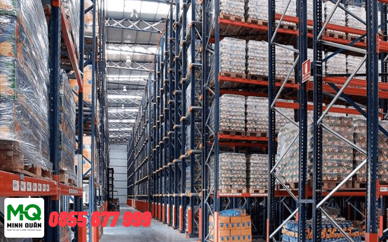 Kệ Drive-in là gì? Ưu nhược điểm của kệ Drive-in