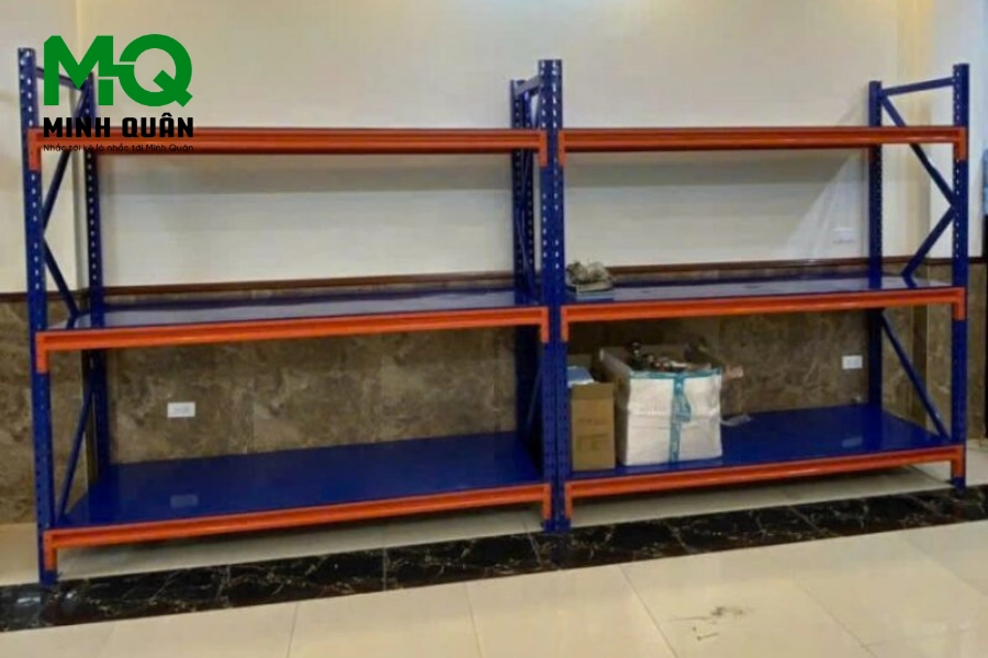 Kích Thước Kệ Trung Tải: Hướng Dẫn Tính Toán Chi Tiết Để Tối Ưu Diện Tích Kho Hàng