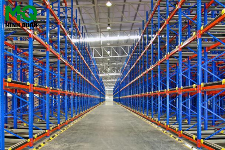 Kệ Tải Nặng Cho Kho Vật Liệu Xây Dựng: Chịu Lực, Chống Võng & An Toàn 