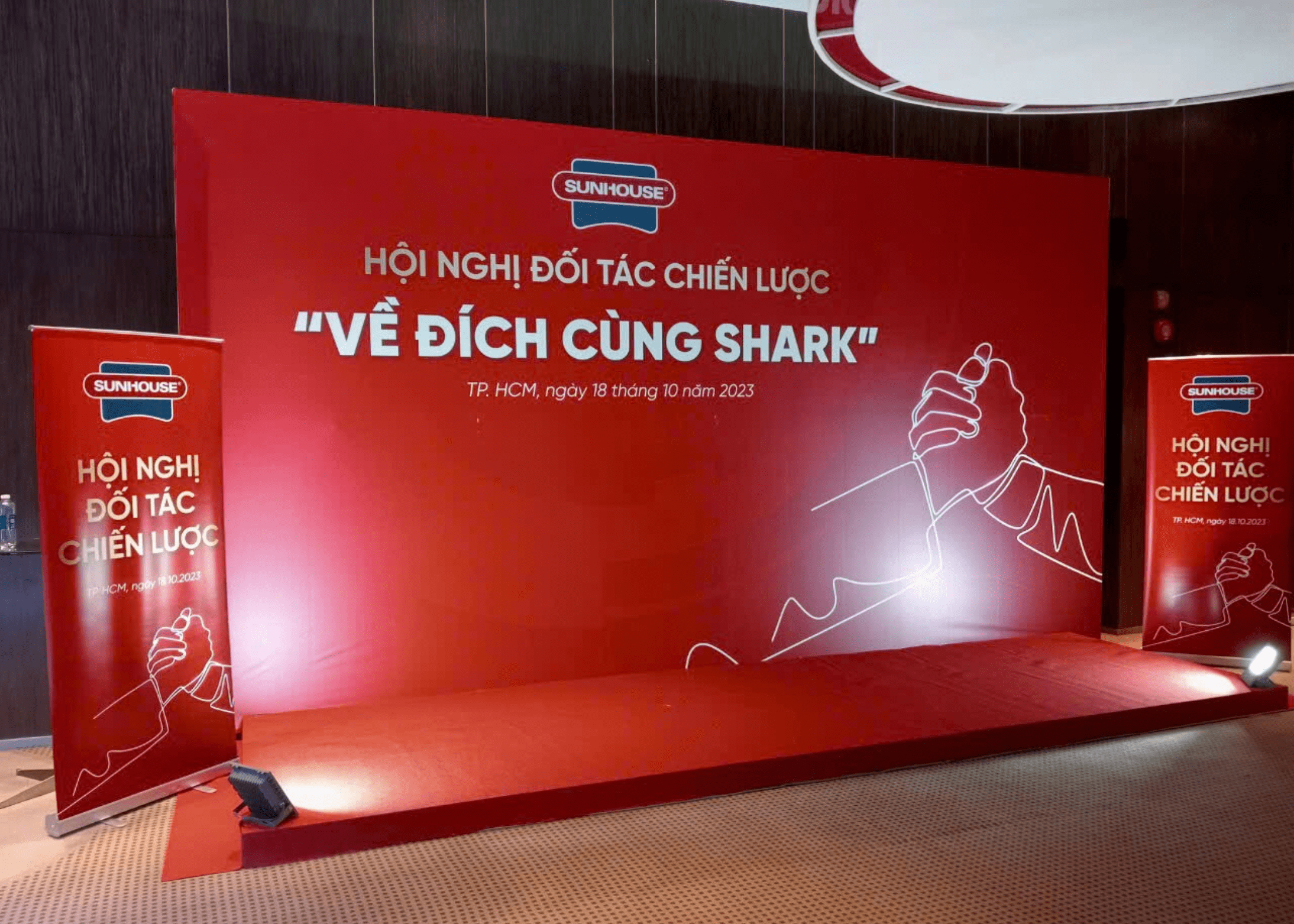 Dự án lắp đặt kệ trưng bày cho tập đoàn SunHouse