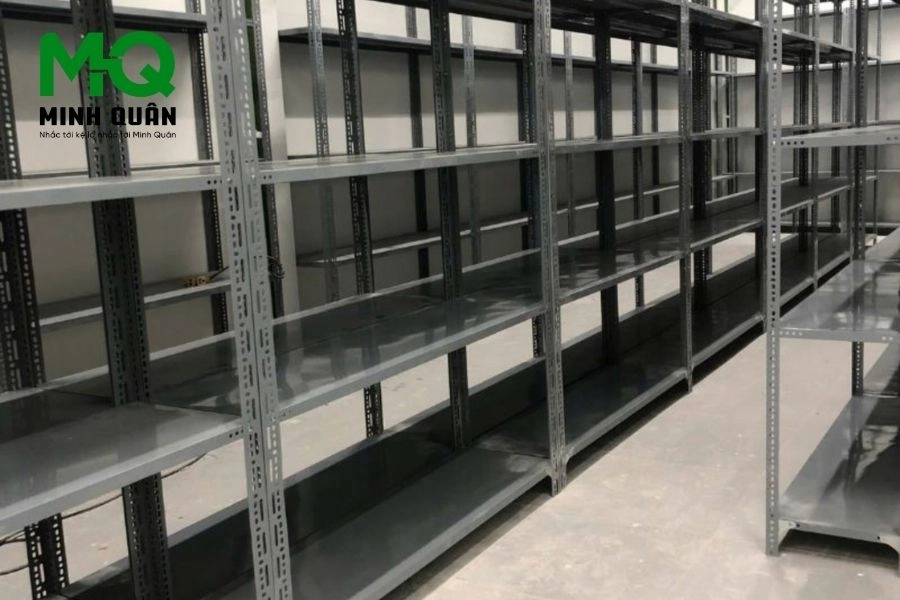 Kệ Sắt V Lỗ Tây Ninh: Điều Chỉnh Tầng Linh Hoạt, Dễ Lắp Ráp, Giao Hàng Tận Nơi