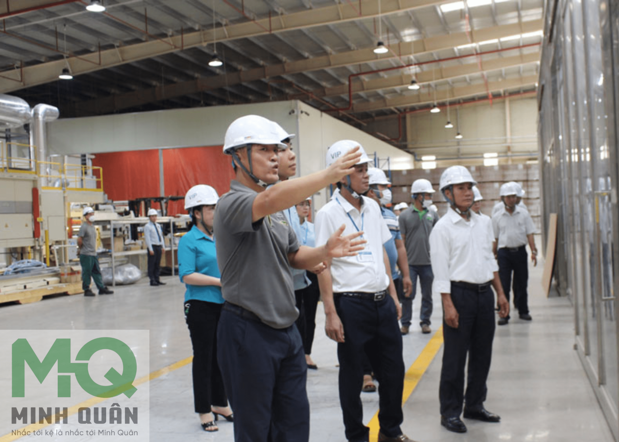 Thi công kệ sắt để pallet