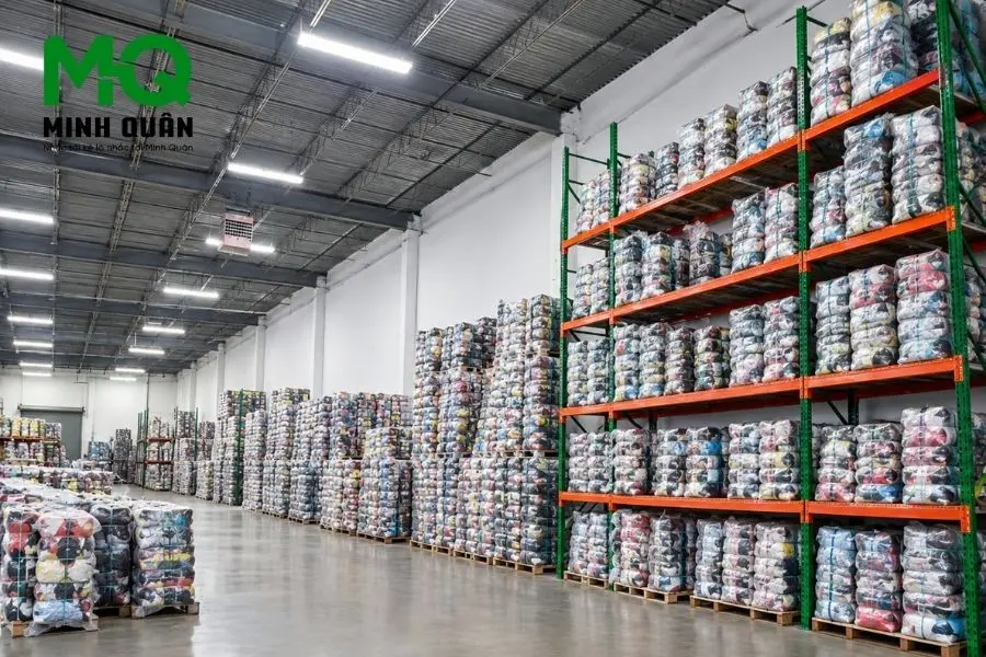 Kệ Sắt V Lỗ Long An: Tải Trọng Linh Hoạt, Dễ Lắp Ráp, Sản Xuất Tại Nhà Máy