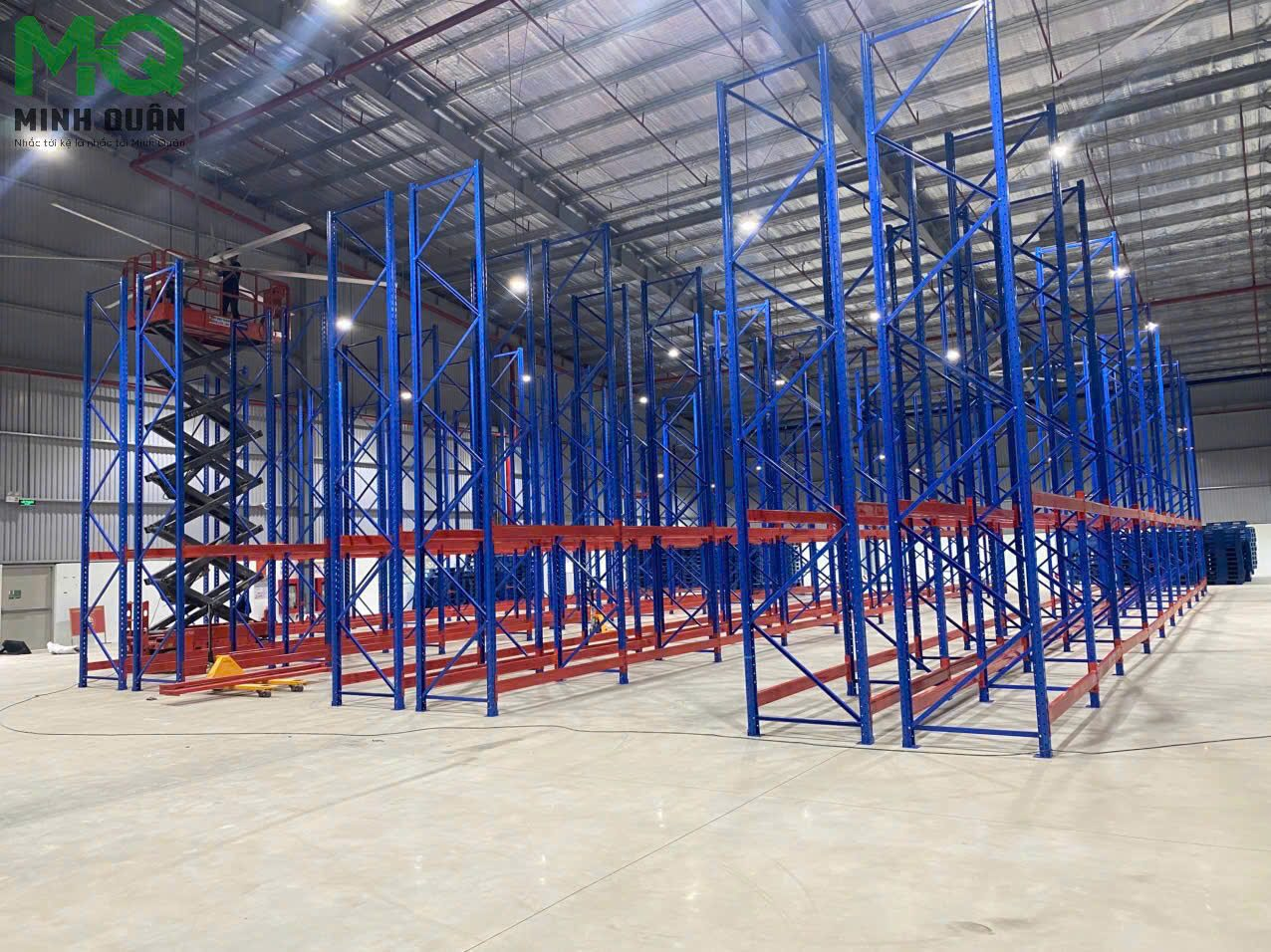 Hình ảnh kệ pallet chứa hàng