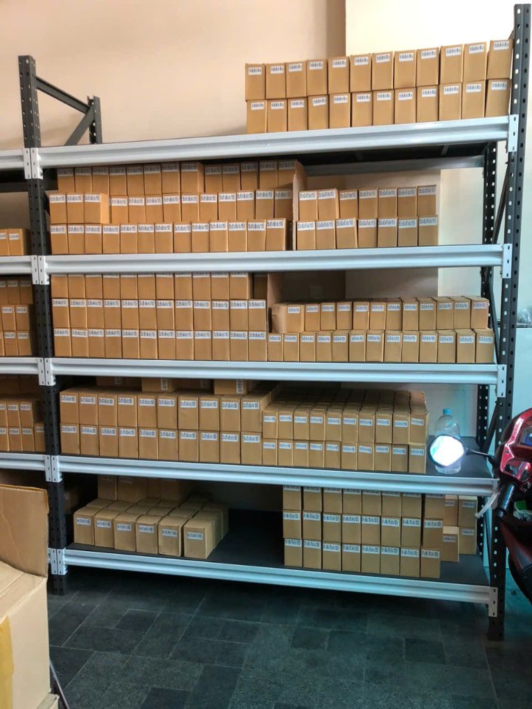 Kệ chứa phụ tùng ô tô