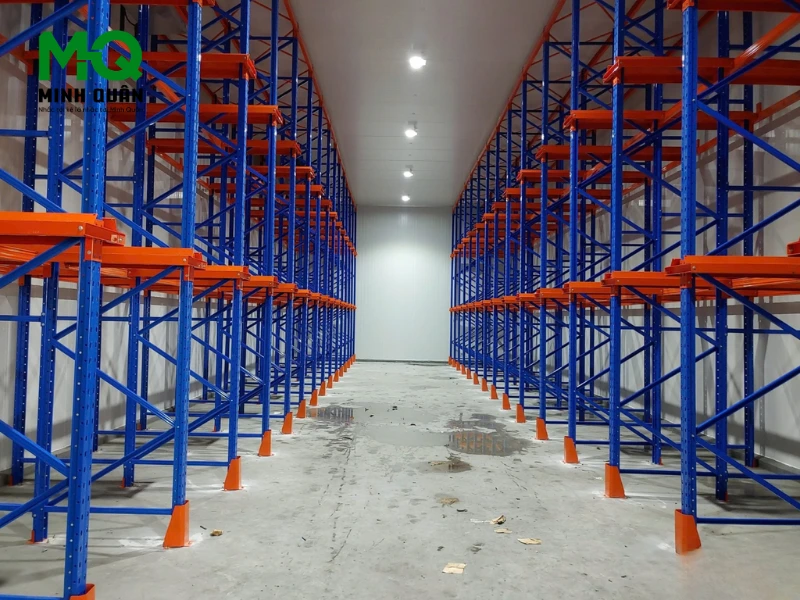 Kệ chịu lực 3000kg Kệ chịu lực 3000kg