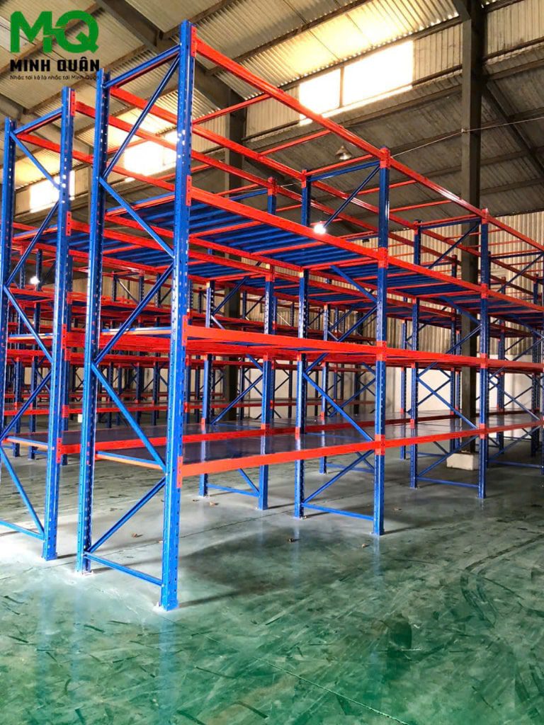 Kệ chứa phụ tùng ô tô