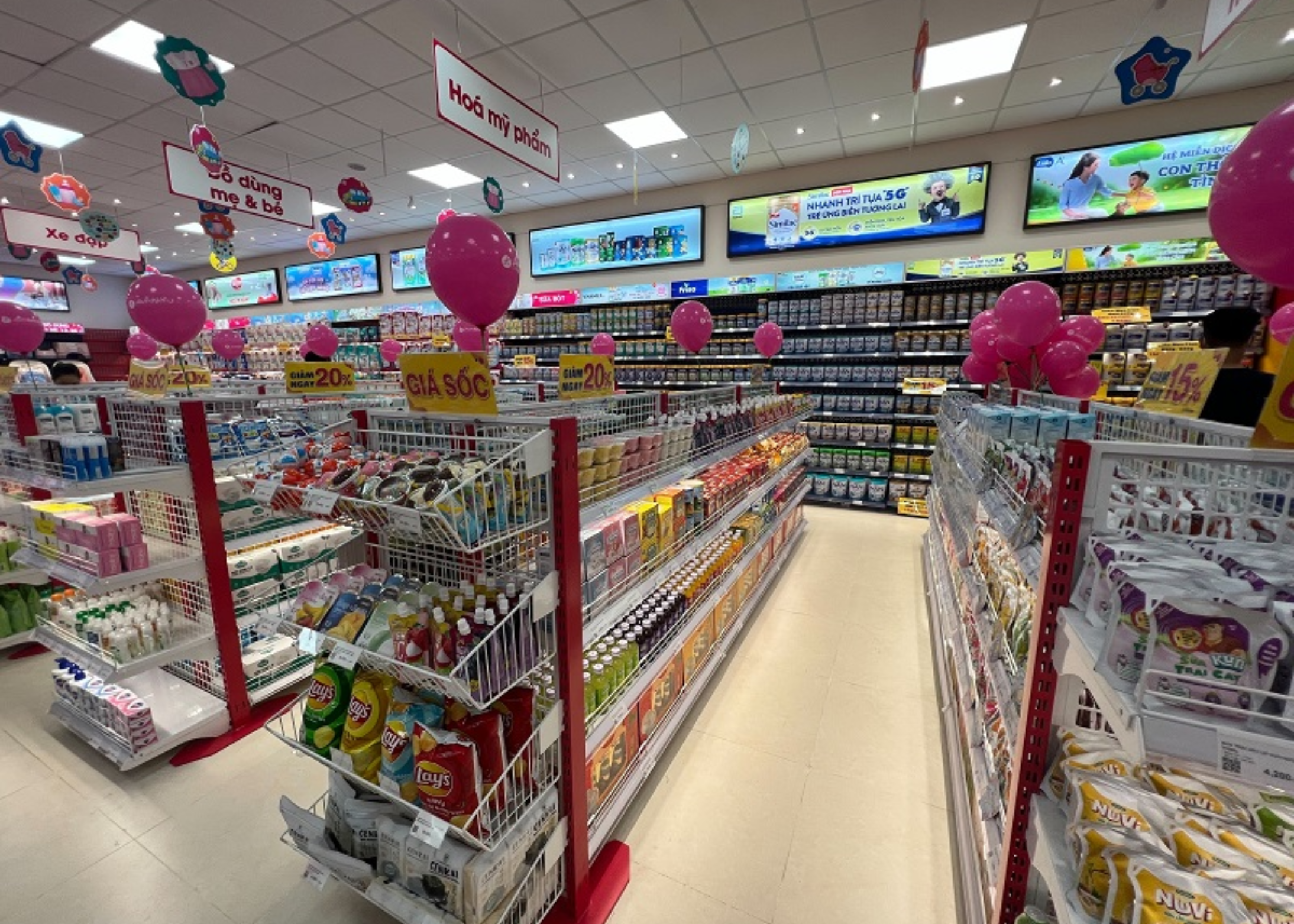 Lắp đặt kệ siêu thị cho AVAKIDS Kiến Tường Long An