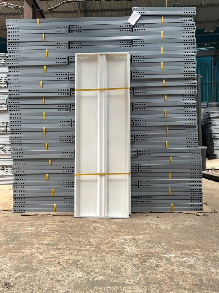 mâm kệ sắt v lỗ