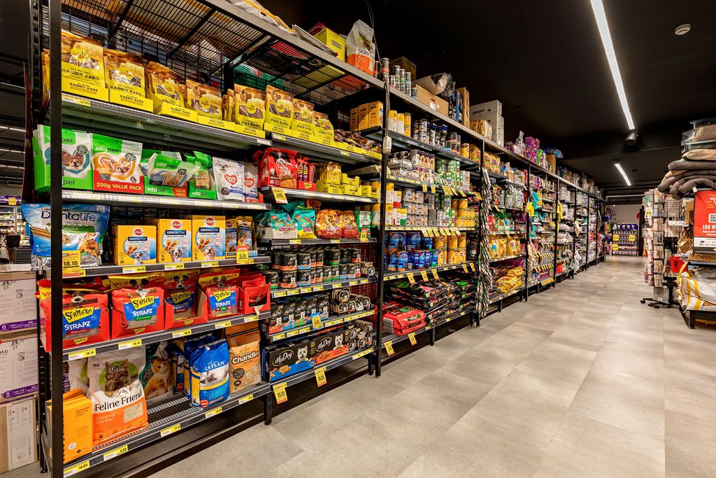 Giải pháp kệ kho hàng tối ưu cho cửa hàng tạp hoá nhỏ và vừa