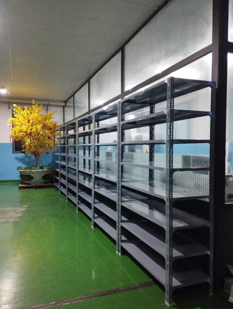 kệ sắt v lỗ 3 tầng​