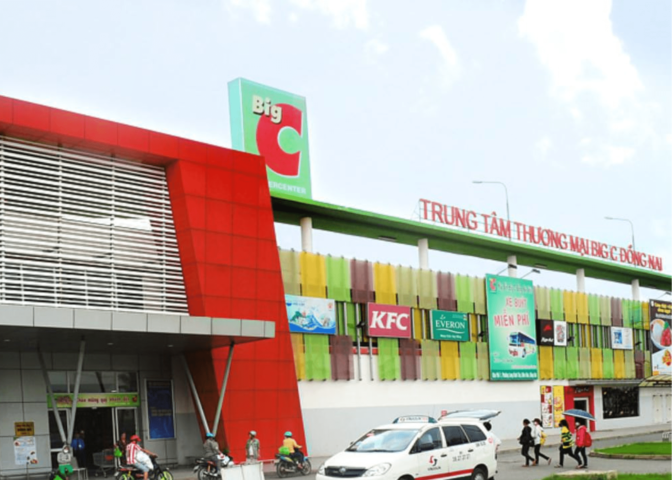 Lắp đặt kệ siêu thị tại Big C Đồng Nai